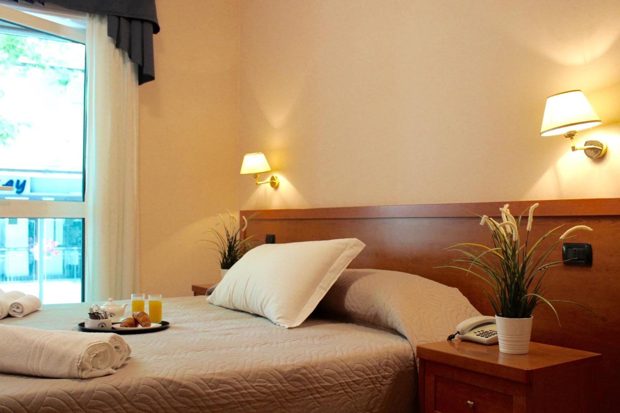 Hotel Jole Чезенатико Экстерьер фото