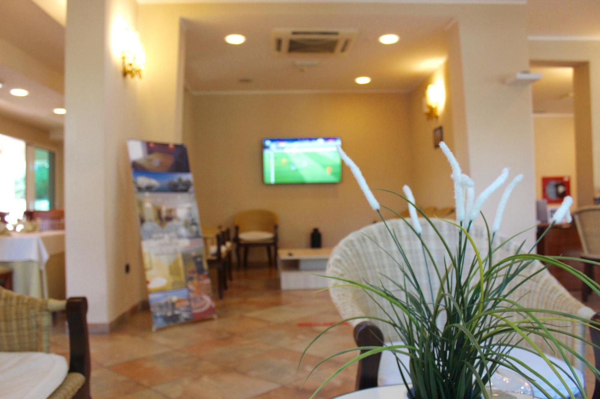 Hotel Jole Чезенатико Экстерьер фото